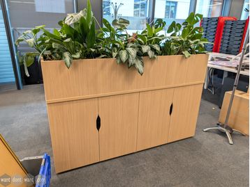 Used 1600mm planter with double cupboards