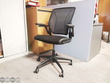 Used Humanscale Diffrient World chair with fabric seat