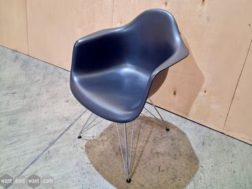 Used Vitra Eames DAR Chair in Black 
