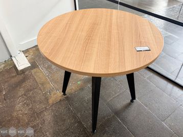 Used 800mm circular table with height adjustable legs