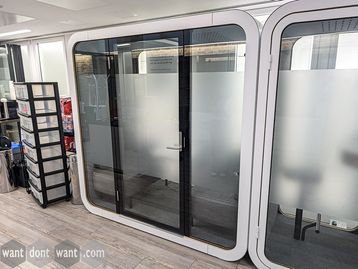 Used Framery Q Maggie acoustic meeting pod - Class A acoustic rating