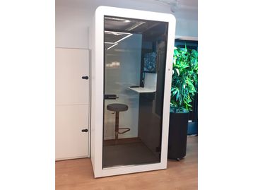 Ex-display Silen Space 1 in white with screen brackets