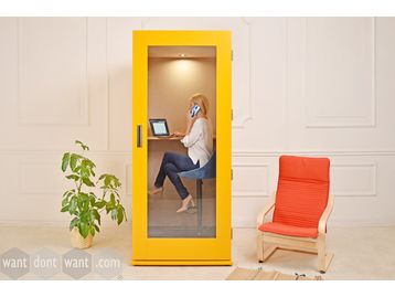 Brand New Premium Workstation available in various colours! 