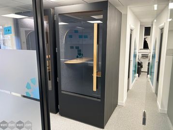 Used ROOM soundproof phone booths