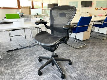 Used Herman Miller Aeron chairs size B full specification.