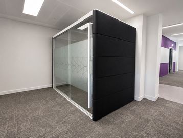 Used Orangebox Air 22 Acoustic Meeting Pod
