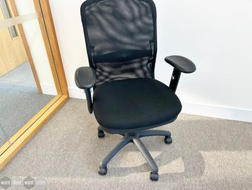 Used mesh back operator chair
