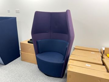 Used Boss 'Peek & Boo' single swivel booth